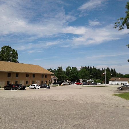 Newaygo Oakridge Motel المظهر الخارجي الصورة